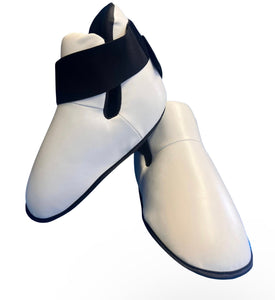 POINT FIGHT WHITE BOOTS GEAR